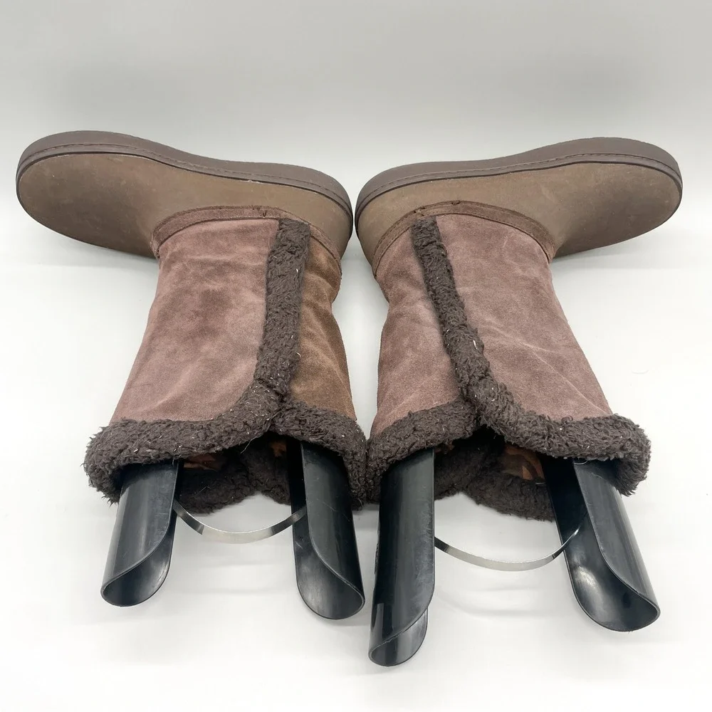 Crocs Modessa Button Suede Boots Brown Faux Fur Lined Womens 8 Cozy Casual Snow
